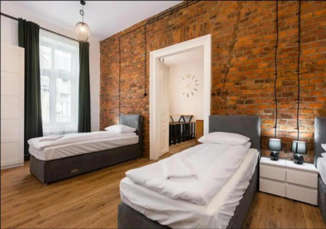 Spacious City Center Family Apartments Краків Екстер'єр фото